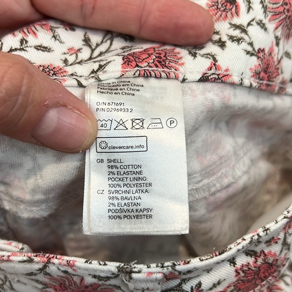 H&M pink and White Floral High Waist Shorts size 12. - Picture 5 of 5